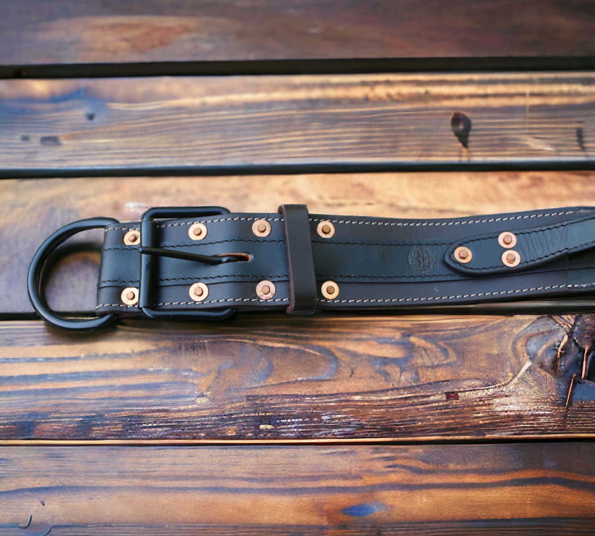 SKÖLLHATI 2" DARK LEATHER AGITATION COLLAR with handle