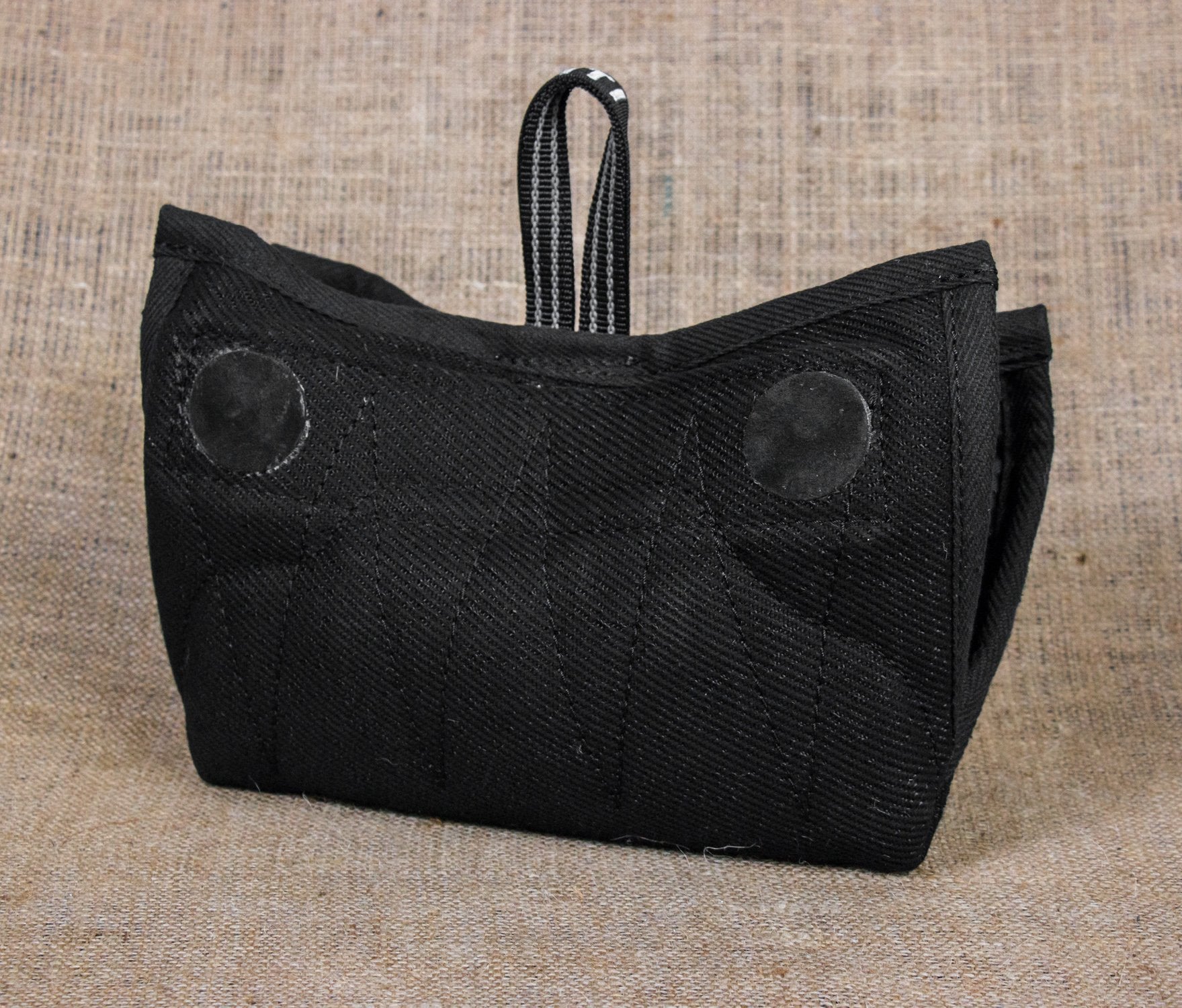 SKÖLLHATI NYLCOT BITE WEDGE