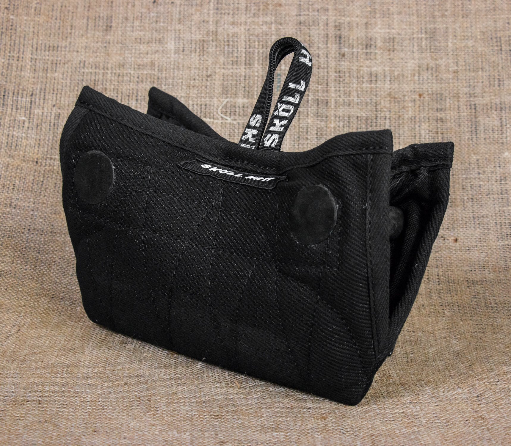 SKÖLLHATI NYLCOT BITE WEDGE