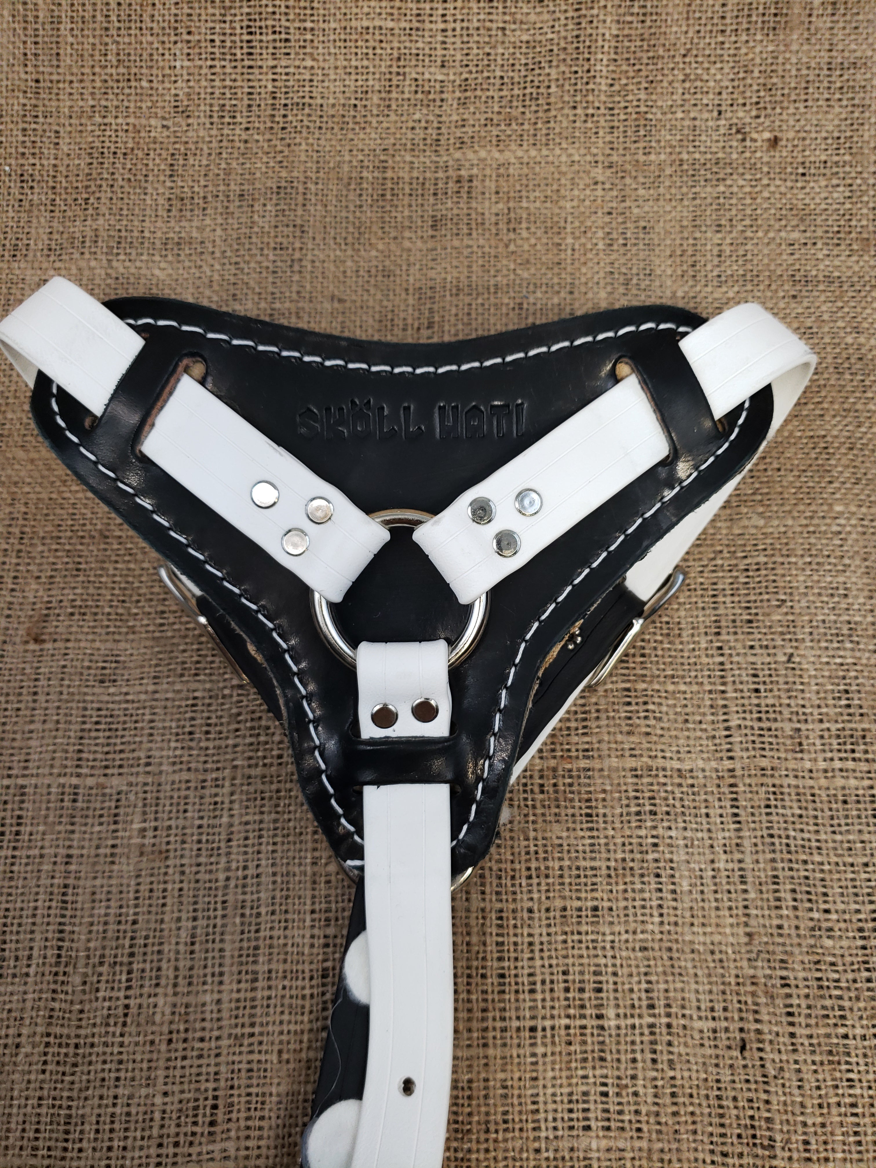 SKÖLLHATI LEATHER/BIOTHANE AGITATION HARNESS